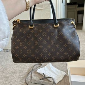 AUTHENTIC PRE OWNED LV